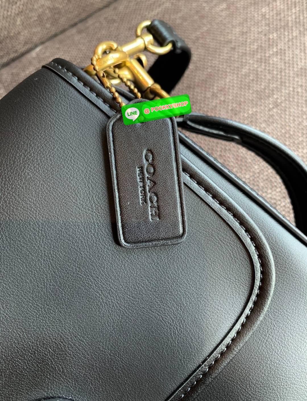 COACH SOFT TABBY SHOULDER BAG ((C4823)) 📣พร้อมส่ง รุ่นฮิต นาทีนี้ที่สาวๆต้องมีค่ะ! สุดคุ้ม! กับกระเป๋าหิ้ว//คล้องไหล่//สะพายข้างได้ หนังแท้เรียบ หรูดูสวยค่ะ เปิดปิดกระเป๋าแบบกระดุมแม่เหล็ก ประดับอะไหล่โลโก้ตัวใหญ่สวยมากๆ ภายในกระเป๋าสามารถใส่กระเป