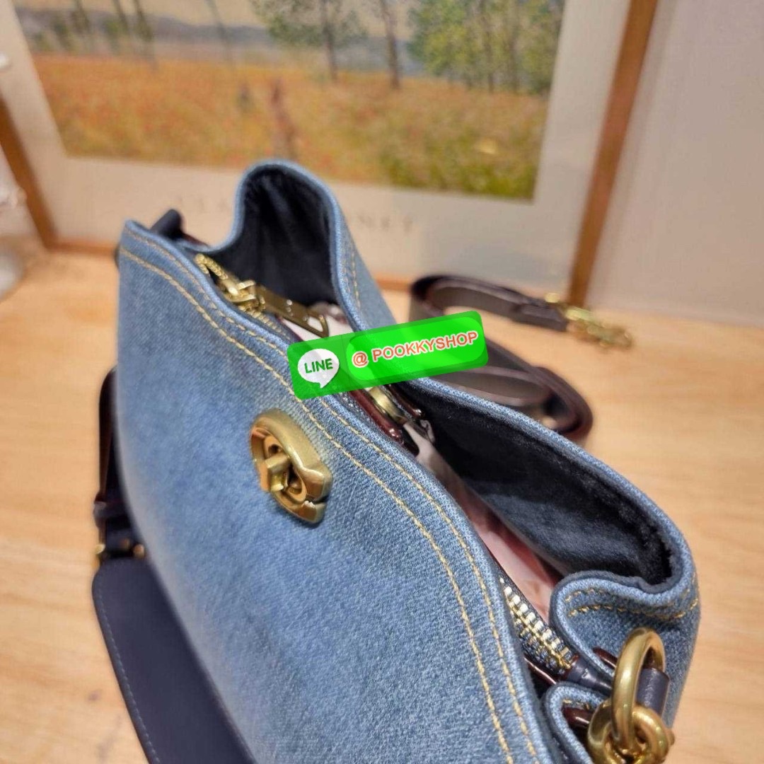 COACH CS241 WILLOW BUCKET BAG 🔆 Details ไอเท็มขายดี the best seller ที่สวยแบบมองไม่เลิก!! สวยแบบทำถึง!! กระเป๋าสะพายไหล่ทรงสวย ดีไซน์คลาสสิควินเทจ สีเดนิมดูโดดเด่น เปิดปิดด้วยตัวบิดล็อค และอีกฝั่งเป็นกระดุมแม่เหล็ก