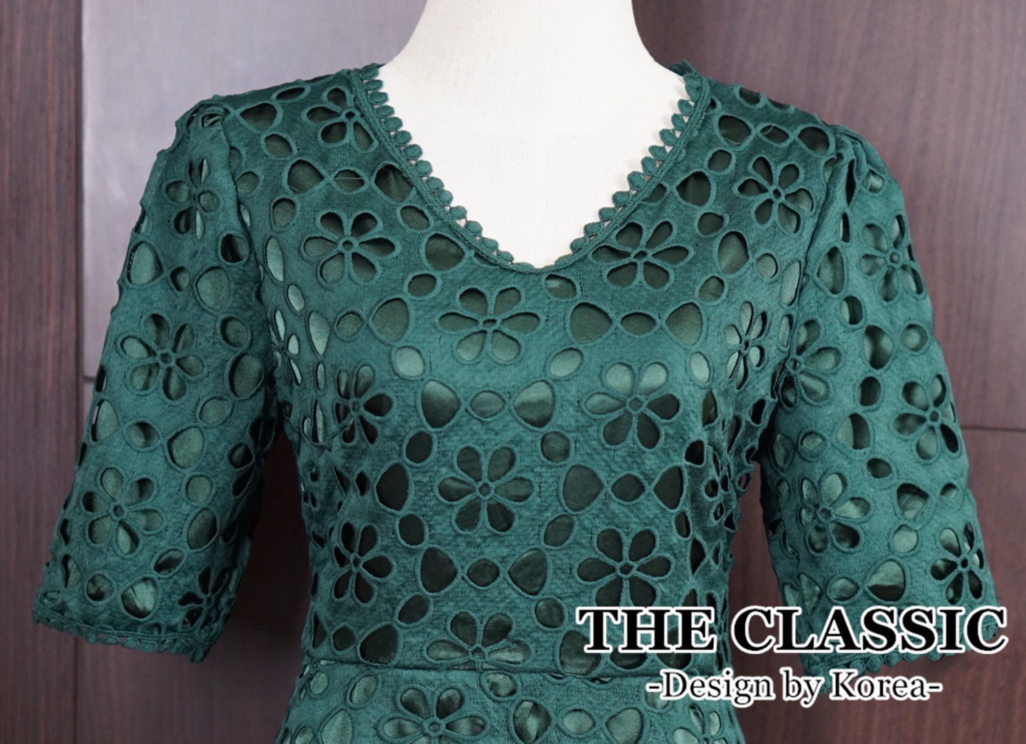 เดรสแฟชั่น เดรสลูกไม้ยาว ใช้ผ้าลูกขึ้นลายดอกไม้ เนื้อแน่นอย่างดีมีน้ำหนัก