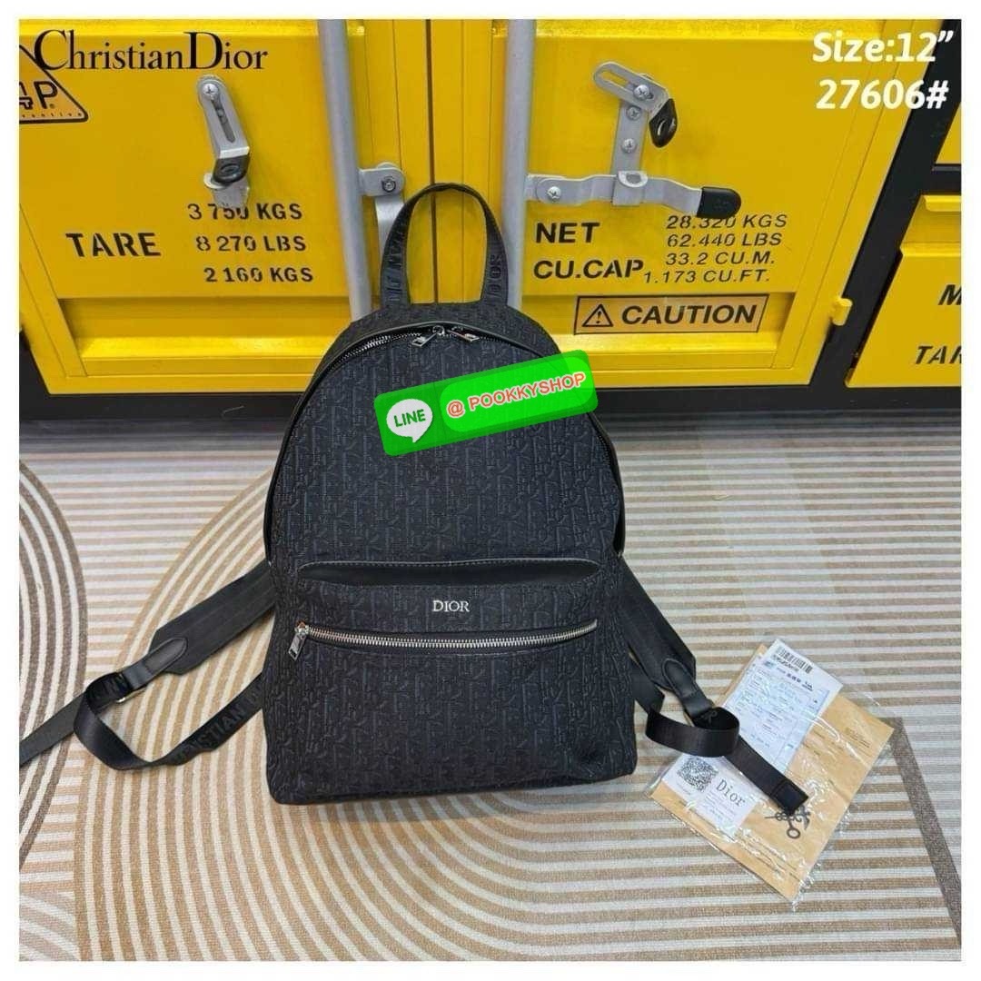 DIOR Rider Backpack Oblique Jacquard กระเป๋าเป้คอลใหม่สวยเด่นเป็นเอกลักษณ์ ด้วยงานผ้าแจ็คการ์ดตามแบบฉบับแบรนด์ที่ทันสมัย Best seller Unisex ของงานเป้จริงๆ ใช้ได้ทั้งหนุ่มๆและสาวๆ