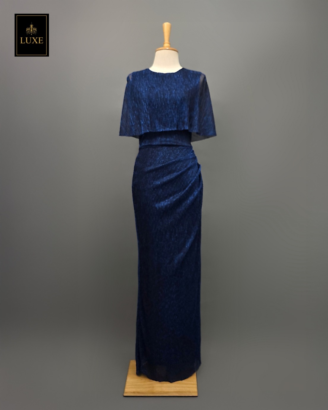 เดรสแฟชั่น เดรสเสื้อคอกลมแขนกุด ดีเทลเป็นเสื้อคลุมไหล่ในตัว กระโปรงทรงสอบจับเดรป