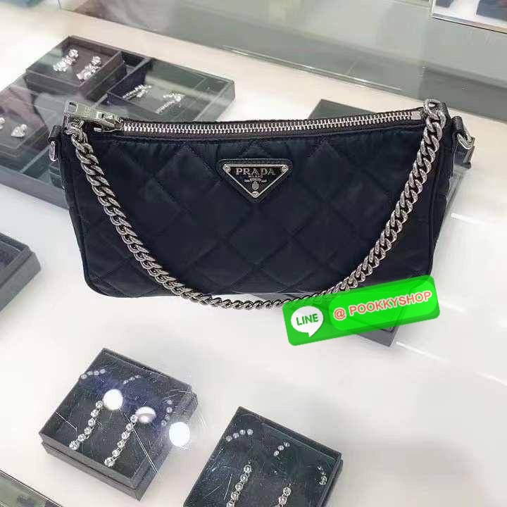 New Arrivals!!! PRADA BAG VIP GIFT WITH PURCHASE (GWP) พรีเมี่ยมกิ๊ฟสุดหรู จากแบรนด์PRADA วัสดุNylon กันน้ำ ขนาดกำลังดี อะไหล่เงิน ด้านในโล่งมี1ช่องซิป สายยาวถอดสายได้ ปรับระดับได้ น้ำหนักเบา มาพร้อมถุงผ้าและกล่องแบรนด์สุดหรู ไม่ควรพลาดเลยค่า