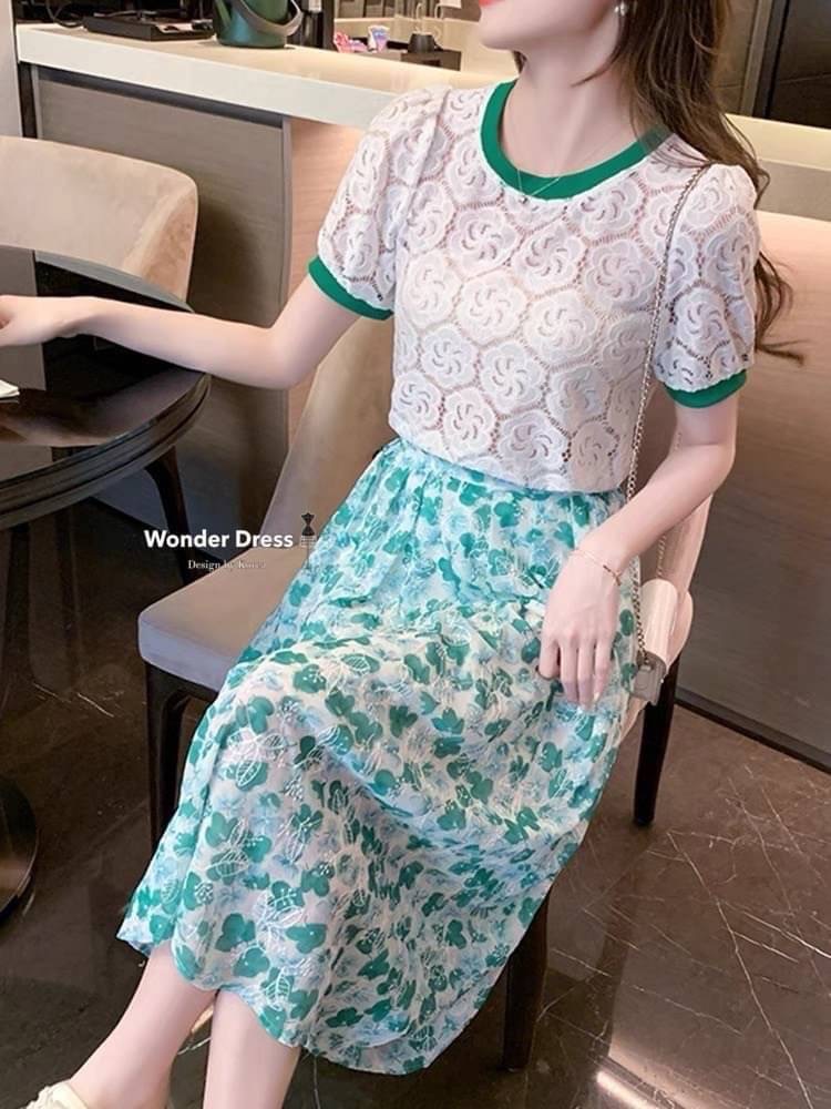 NEW ARRIVAL KOREA DESIGN BY WONDER DRESS สินค้าพร้อมส่งจร้า เซทเสื้อลูกไม้สีขาวลายดอกไม้เก็บขอบช่วงคอและแขนแทบสีเขียวงานสวยมากคะ จับคู่มากับกระโปรงทรงสวยงานปักลายใบไม้ ช่วงเอวด้านหลังเป็นสม๊อคยืดได้นิดหน่อย กระโปรงซิปซ่อนด้านข้าง