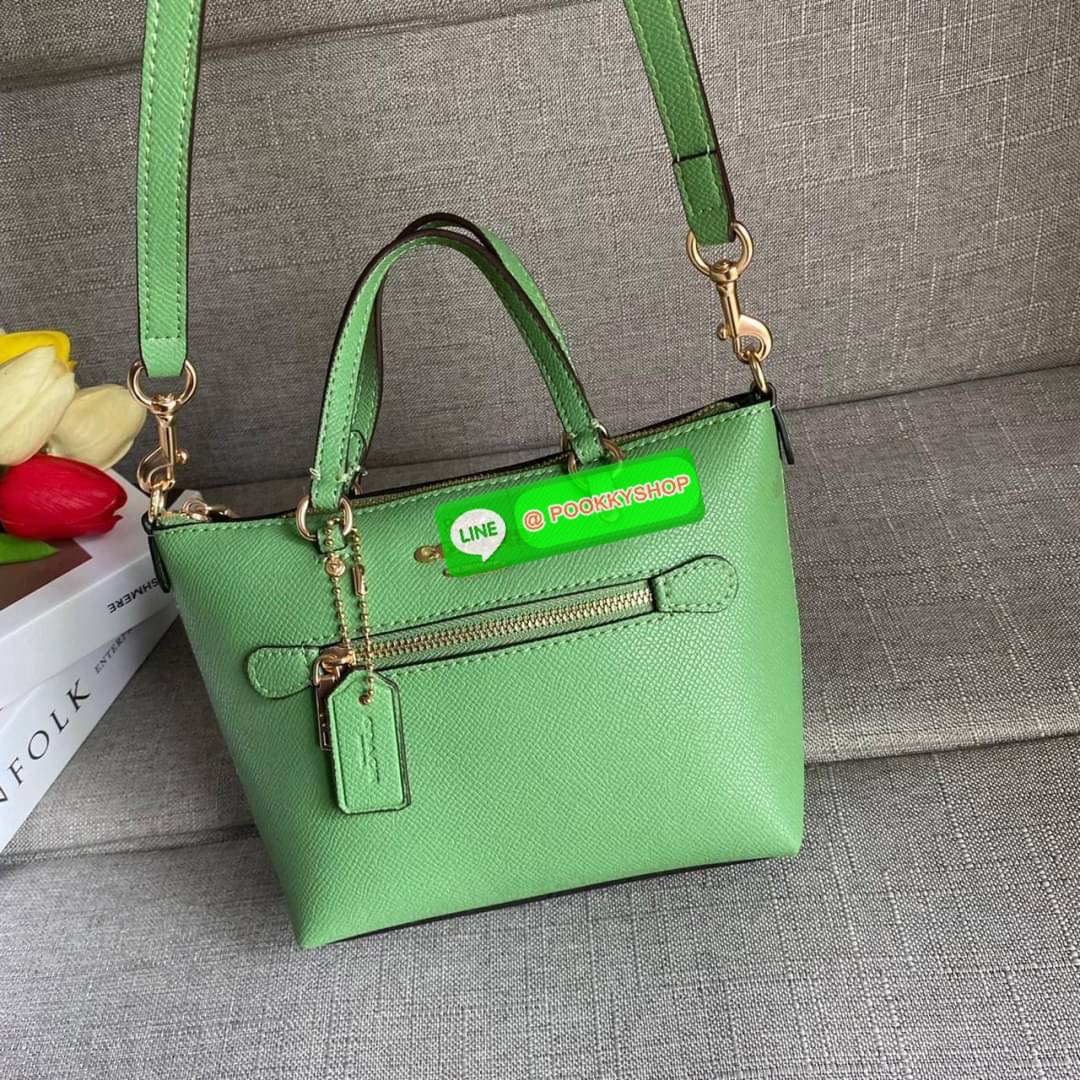 Coach Mini Gallery Crossbody With Stripe Heart Print (coach ca793) กระเป๋าสะพายข้าง เทรนรุ่นเล็กมาแรงวัสดุหนังแท้ทั้งใบ เปิดปิดด้วยซิป มีช่องใส่บัตรเครดิต 2 ช่อง ซับในผ้า สายสะพายถอดได้ สามารถสะพายข้างหรือสะพายไหล่ได้