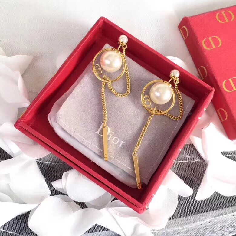 Super Hi-End Quality !!!!! ((เกรด 1:1 ดีที่สุดในท้องตลาด แสตมครบค่ะ)) Dior Tribales Earrings ต่างหูดิออ งานชนช็อป งาน 1:1 เหมือนในช็อปเป๊ะๆ ต่างหูดิออรุ่นใหม่ ล่าสุดชนช็อป ดีไซน์สวยมากๆค่ะ งานสวยไร้ที่ติดนะคะ สาวกดิออต้องไม่พลาดค่ะ ไม่มีไม่ได้แล้ว รีบสั่ง
