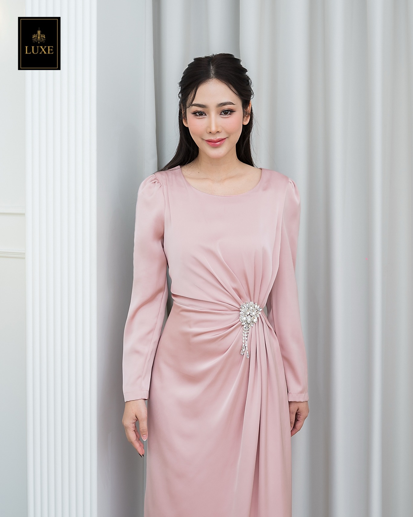 เดรสแฟชั่น แม็กซี่เดรสเสื้อคอกลมแขนยาว กระโปรงยาว ชายกระโปรงบาน