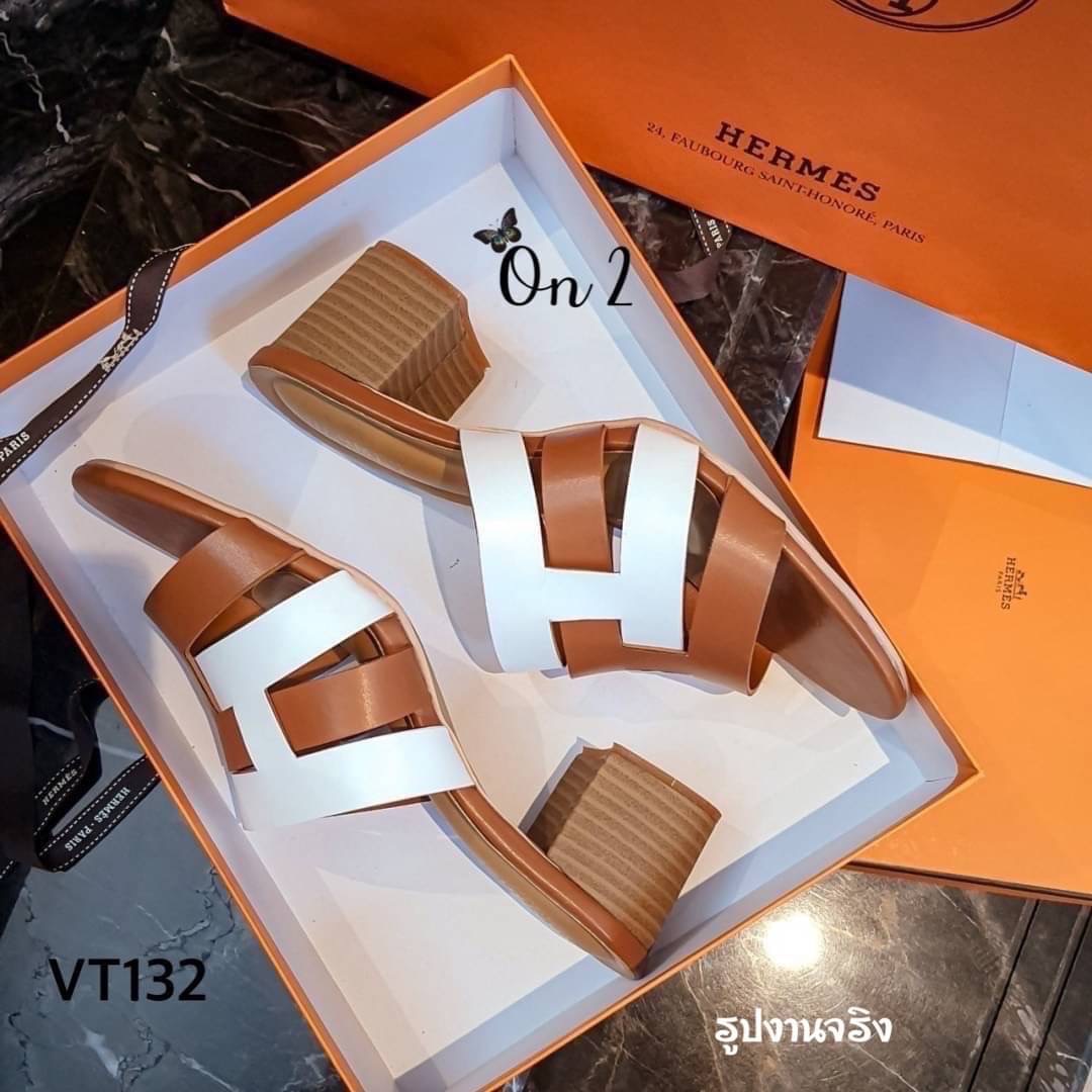 Hermes amica พร้อมส่ง รองเท้าส้นสูง Hermes ดีไซน์หนังทูโทนสายสลับงานสวยเรียบหรูดูดีมากค่ะ สูง 2.5"กำลังดีใส่สบาย พื้นปั้มแบรนด์