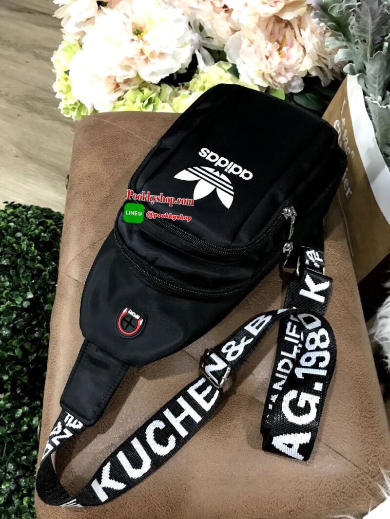 Don’t Miss! NEW! Adidas Factory Sport Originals Bag กระเป๋าสะพายสไตล์สปอร์ตดีไซน์สุดฮิตวัสดุไนล่อนเนื้อหนานิ่มกันน้ำทำความสะอาดง่าย ขนาดกำลังดี น้ำหนักเบา ด้านหน้ามีโลโก้แบรนด์เปิดปิดด้วยซิป มีช่องแบ่ง2ช่องเเยกเป็นสัดส่วน มีช่องใส่หูฟังหรือสายชาร์ตแบต Spo