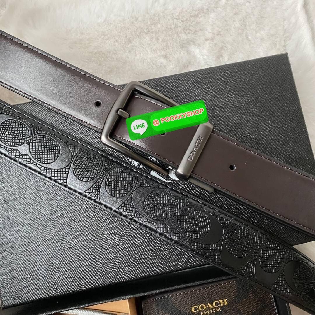 COACH Short Wallet with Belt Set Signature เซทสุดคุ้มค่ะได้ทั้งเข็มขัดและกระเป๋าสตางค์แบบพับ 2 ตอนมีช่องใส่รูปใส่บัตรใส่ธนบัตรแยกเป็นสัดส่วนเหมือนกระเป๋าสตางค์ใบยาวคุณภาพดีตามแบบฉบับของแบรนด์ มาในกล่องแบรนด์สามารถมอบเป็นของขวัญได้ ไอเท็ม Must Have ใครไม่ท