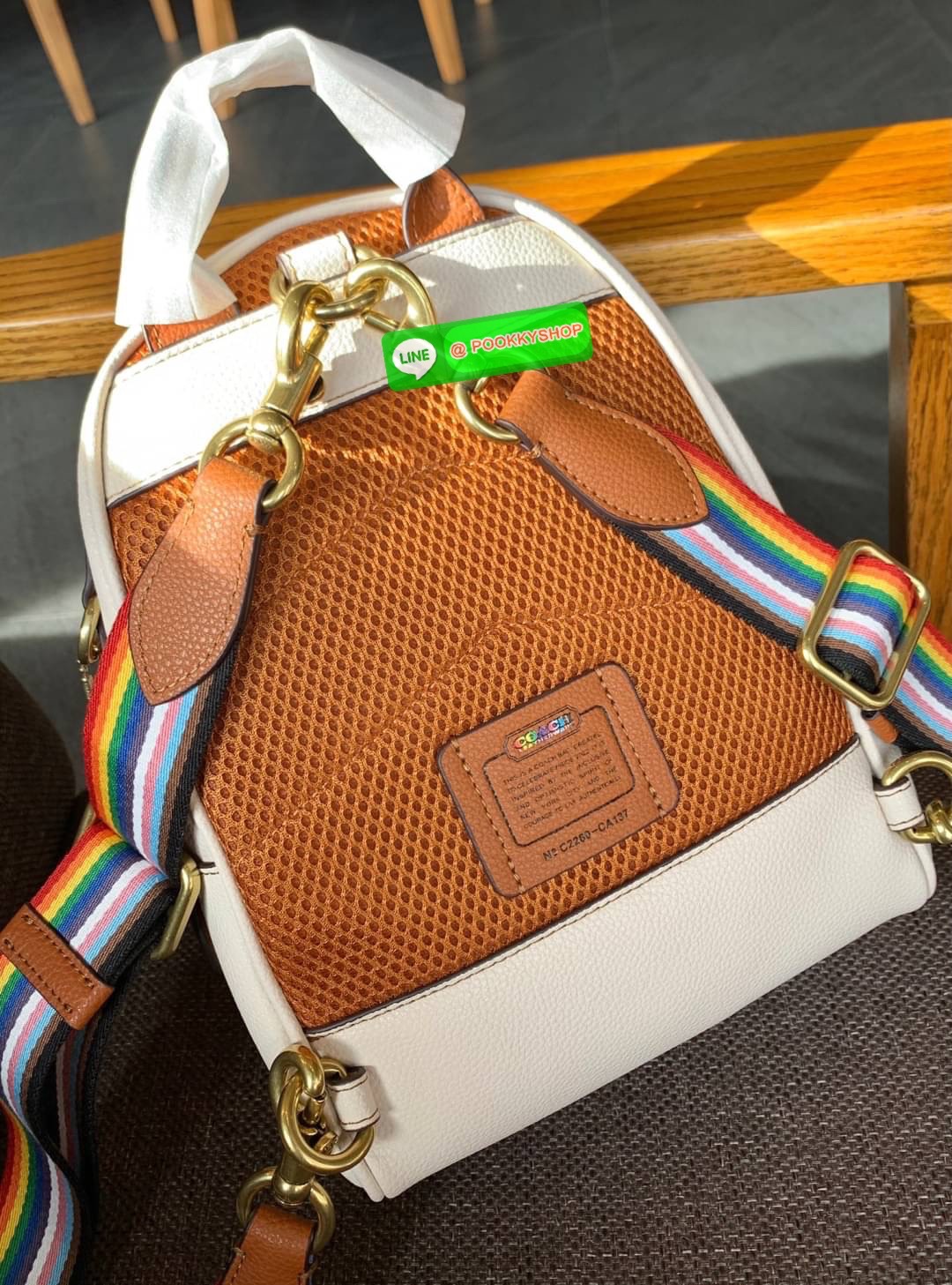 COACH CHARER BACKPACK WITH PATCHES ((CA137)) 🌈หลงรักเธอมากมาย เอาอะไรมาแลกก็ไม่ยอมจ้า🥱 ❣️กระเป๋าสะพายแบบมรหูหิ้ว วัสดุหนังแท้อย่างดี ลายหนังสวยมากๆ ละมุนมือมากๆค่ะ ❣️รุ่นนี้สามารถสะพายแบบเป้ได้//สะพายเฉียงด้านหลังได้//คาดมาด้