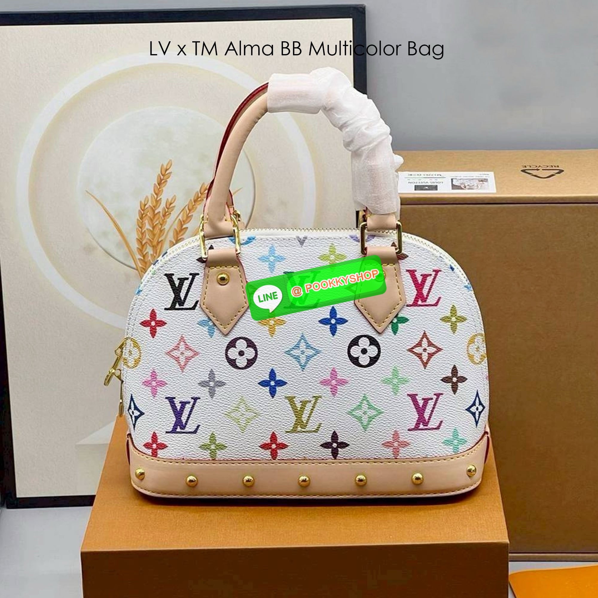 LV x TM Alma BB Multicolor Bag กระเป๋าทรงโดมสุดฮิต ดีไซน์ใหม่ต้อนรับฤดูร้อน โดดเด่นด้วยการตกแต่งลายพิมพ์ โทนสีสดใสสะดุดตา ที่สาวๆตามหา สวยสะพายขับผิว อัพลุคไฮน์ที่สุด ขนาดกำลังดี เรียบ ดูหรู หูจับในตัวทำให้ใช้งานได้สะดวก และมีสายครอสสะพายข้างให้ เปิด-ปิดด