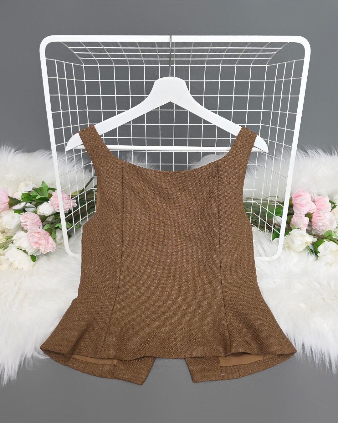 เสื้อแฟชั่น Luxe Lace Detail Button Vest