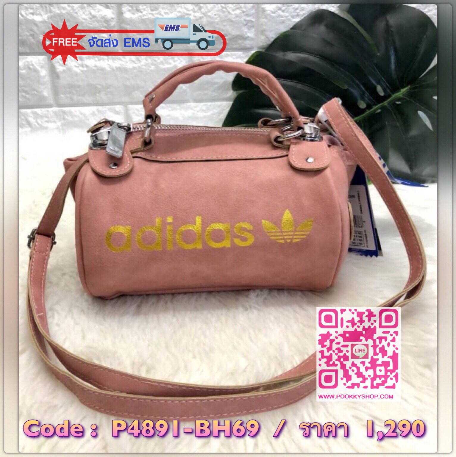 New in พร้อมสีออกใหม่จร้าา !!! Adidas mini shoulder bag and messenger bag 2018 กลับมาอีกครั้ง! กระเป๋าสะพายข้างแนวสปอร์ต วัสดุ pu หนังนิ่ม น้ำหนักเบาค่ะ ใช้ได้ทั้งด้านหน้าและหลังค่ะ ตัวกระเป๋าสกรีนโลโก้แบรนด์ เปิดปิดกระเป๋าแบบซิป ภายในโล่ง กว้างสามารถใส่ม