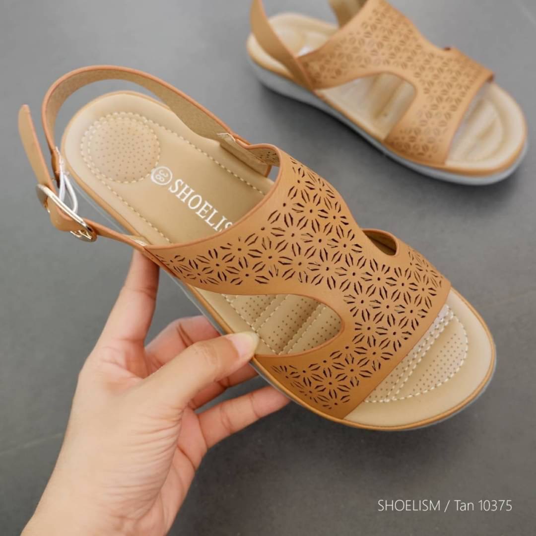 อยากได้งานดีๆ เทให้รุ่นนี้เลยค่ะ งานเพื่อสุขภาพที่แท้ทรู รหัส 10375 รองเท้าเพื่อสุขภาพ มีถึง41 งานดีไซน์แบบรัดส้น ถอดใส่ง่ายมากค่ะ หนังPUนิ่มเต็ม 10 สวยมากค่ะ ใส่คู่เท้าลุยได้ทุกทีแน่นอนเลยคร้า!!