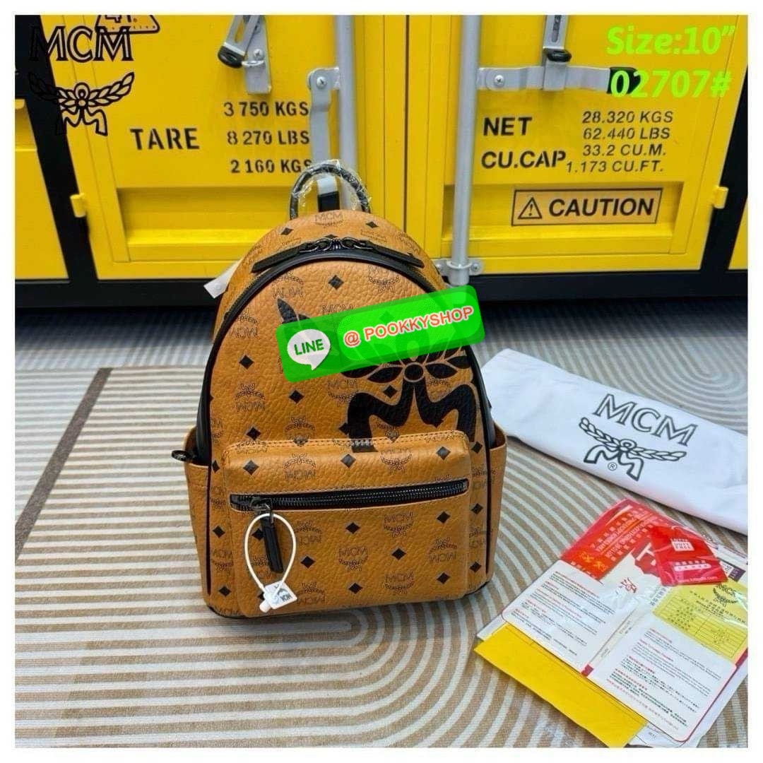 MCM Small Stark Mega Laurel Visetos Backpack กระเป๋าเป้คอลใหม่ไซส์เล็ก ดีไซน์โลโก้ด้านหน้าสวยหรูโดดเด่น Best seller Unisex ของงานเป้จริงๆ ใช้ได้ทั้งหนุ่มๆและสาวๆ เรียบหรูกว่าเดิมไปอีก สายสะพายสามารถปรับได้ตามตัว ดีไซน์และฟังก์ชั่นการใช้งาน ตอบโจทย์แน่นอน