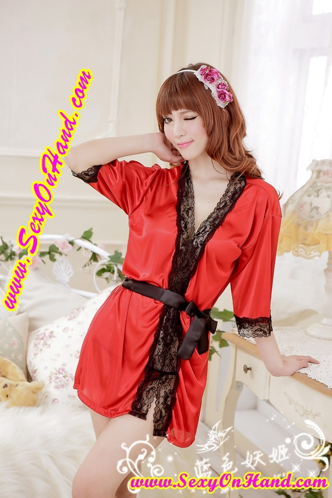 ชุดคลุมเซ็กซี่ ชุดคลุมซีทรู ชุดคลุมซาติน สีแดงสด แต่งขอบชุดและแขนเสื้อ ด้วยลูกไม้ดำ เนื้อผ้าซาตินมีน้ำหนัก ใส่เย็นสบาย ทิ้งตัวคะ + G string เข้าชุด