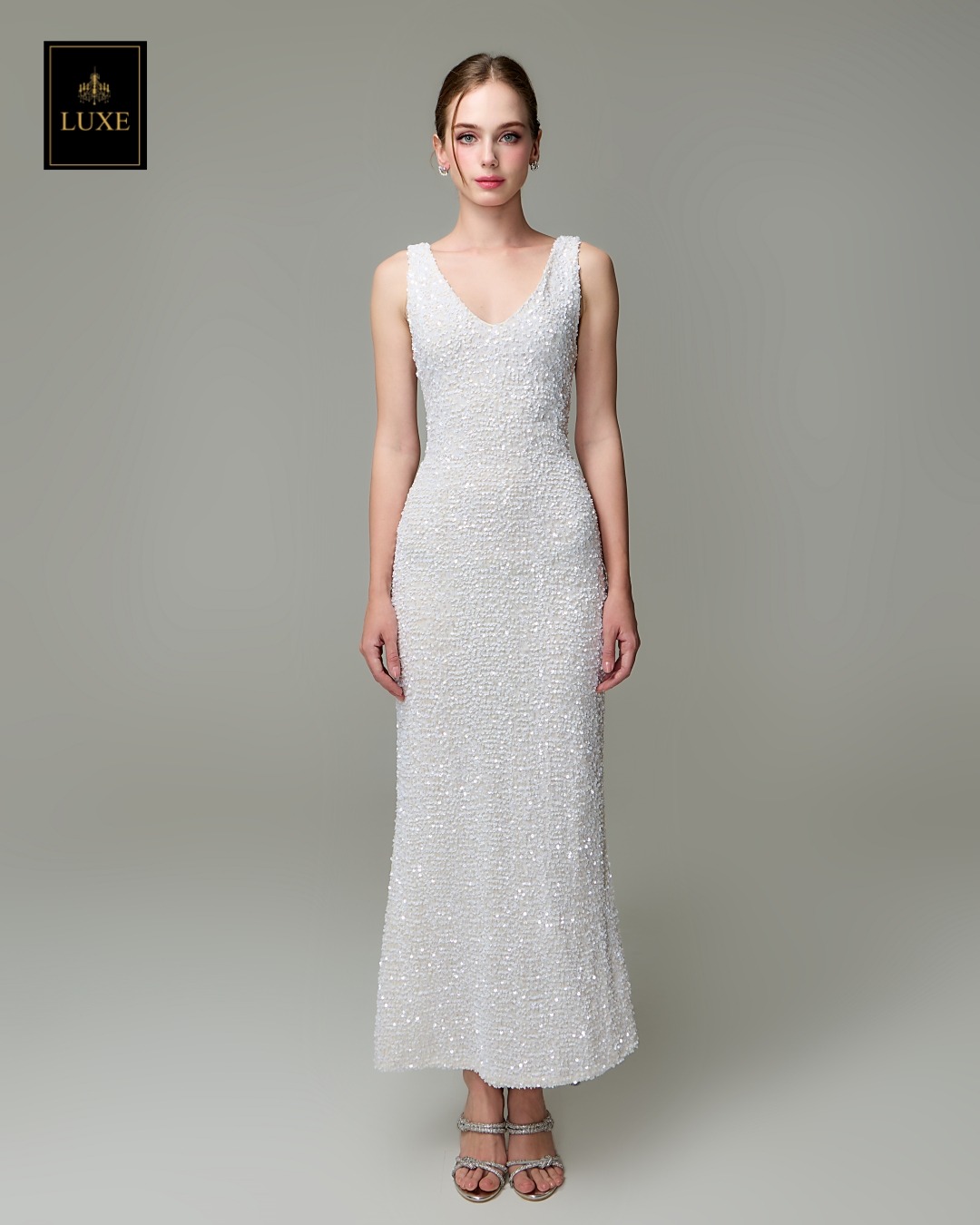 เดรสแฟชั่น เดรสเสื้อคอวีแขนกุด ทรงเข้ารูป