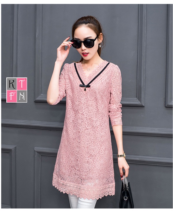 KTFN เดรสแฟชั่นเกาหลี แขนยาวคอวีผ้าลูกไม้ทั้งตัว มีซับใน สีชมพู