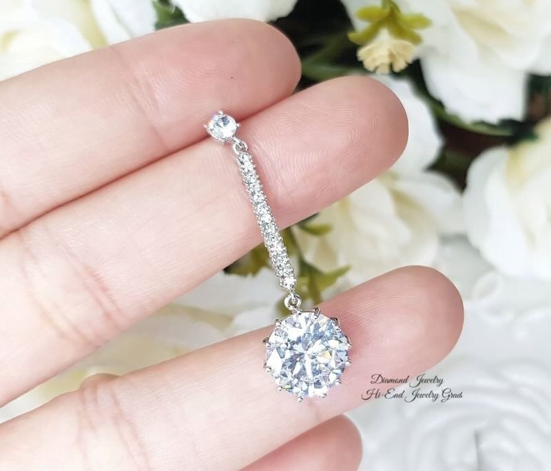 New arrival !!!! Diamond Earring ต่างหูเพชร CZ แท้ งานเกรดตู้เพชร งานหรูหรา ใส่ออกมาสวยมาก คู่เดียวจบทุกสิ่งอย่าง ดีไซส์ modern งานอย่างดีค่ะ รับรองสวยมากงานคุณภาพสุดๆ งานเก๋ๆ ดูดีมากๆ รับประกันความสวย รับประกันความพอใจเลยค่ะ