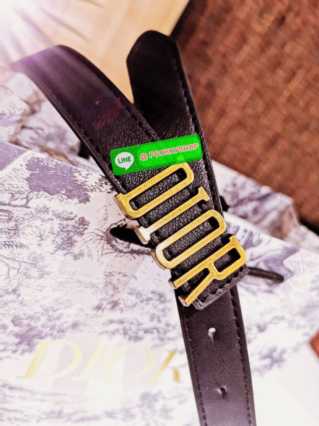 ✨Best Gifts ideas! กลับมาตามคำเรียกร้อง!✨ Dior Belts 3D Logo Gift With Purchase พรีเมี่ยมกิ๊ฟ Limited จาก Christian Dior Perfume Dutyfree Counter ดีไซน์สุดคลาสสิคหัวเข็มขัด Vintage วัสดุ 3D Gold Metal สายหนังแท้สีดำปรับระดับได้ Black & Gold