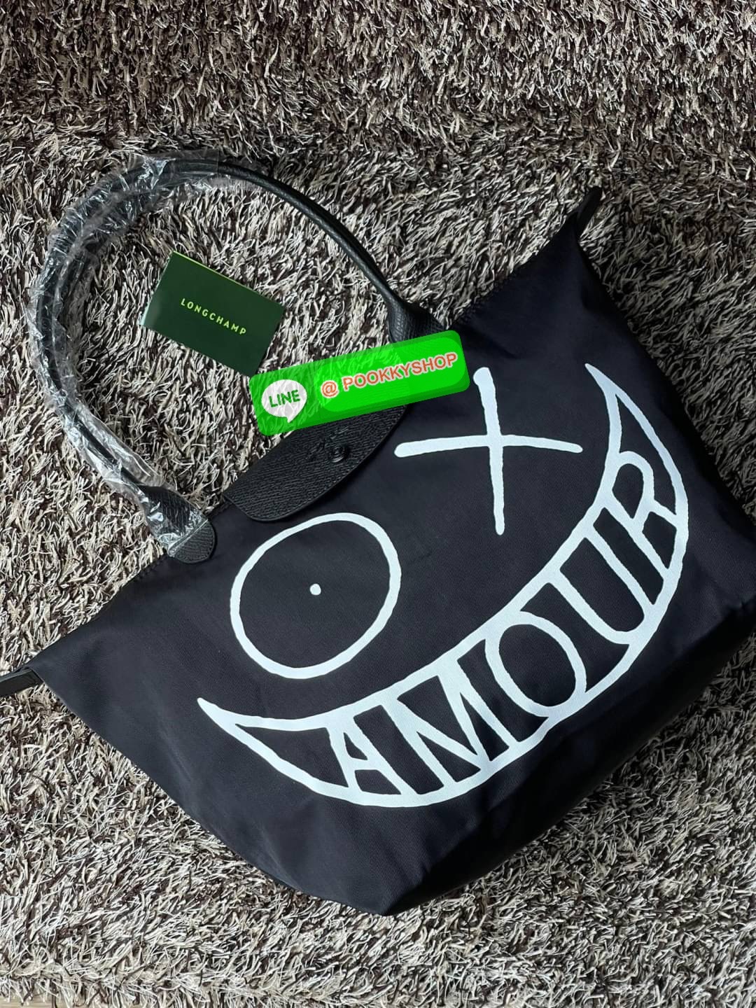 ð Longchamp x AndrÃĐ Le Pliage Large Shoulder Bag āļāļāļĨāđāļĨāļāļāļąāđāļāļŠāļļāļāļāļīāđāļĻāļĐāļāļēāļāļĨāļāļāļāļāļāļāđ âLongchamp & AndrÃĐâ āļāļĩāđāļĄāļĩāļĻāļīāļĨāļāļīāļāļāļĢāļēāļāļīāļāļĩāđāļāļ·āđāļāļāļąāļ āļāļąāļāđāļāļĢ āļāļēāđāļĢāļ§āļē (Mr. AndrÃĐ Saraiva) āđāļāđāļēāļāļāļāļāļēāđāļĢāļāđāļāļāļĢāđāļāļēāļĢāđāļāļđāļāļŠāļļāļāļĢāđāļēāđāļĢāļīāļāļāļĒāđāļēāļ âāļĄāļīāļŠāđāļāļāļĢāđāđāļ (Mr. A)â āļĄāļēāļĢāđāļ§āļĄāļāļāļāđāļāļāļāļĢāļ°āđāļāđāļēāļāļāļĨāđāļĨāļāļ