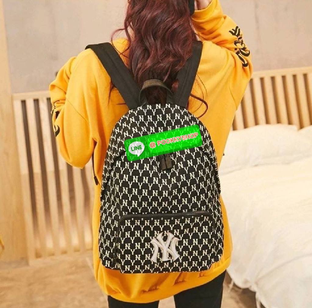 MLB เป้ใบใหญ่จุของได้เยอะมาก เหมาะสำหรับสะพายเดินทางไปเที่ยว หรือสะพายไปเรียนได้นะคะ สามารถใส่ iPad ได้