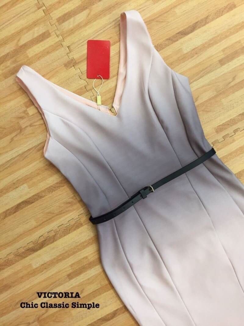 NEW arrivals by " VICTORIA " BRAND :: PE DETAIL :: เดรสแขนกุดผ้าพิมพ์งานไล่สีทั้งตัว มาในทรงเข้ารูป หางปลา มาพร้อมเข็มขัดสีดำเข้าเซ็ตกันให้ฟรีๆไปเลยค่า ตัวนี้ฮอตไอเท็มมากๆ ห้ามพลาดเลยนะคะ