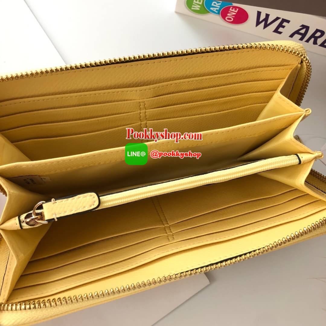 COACH Accordion Zip Wallet in Signature Coated Canvas with Leather กระเป๋าสตางค์ใบยาว เปิด-ปิดกระเป๋าด้วยซิปรอบ ด้านในมีช่องใส่บัตร ช่องใส่ธนบัตร และช่องซิปใส่เหรียญค่ะ