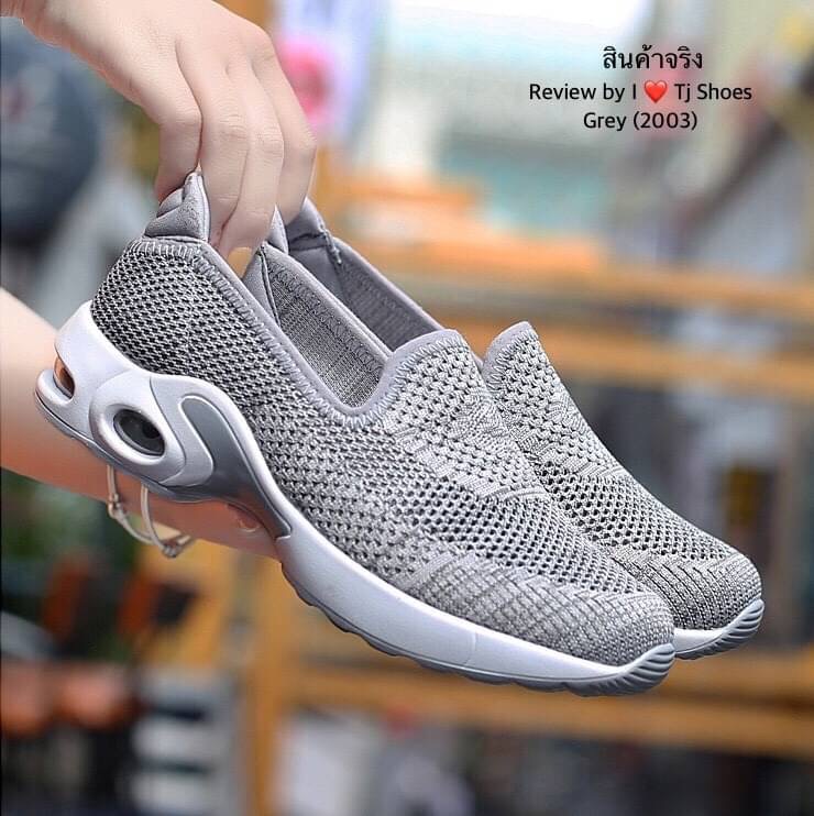 พร้อมส่ง เกร๋ขนาดนี้อดใจไหวหรา !!! รองเท้าผ้าใบเพื่อสุขภาพ ที่สวยเกร๋สุดๆ รุ่นนี้น้ำหนักเบ๊าเบาใส่นิ้มนิ่ม ระบายอากาศได้ดี ใส่แล้วเท้าไม่อับชื้น พื้นยางอย่างดีบิดงอได้ Support เท้าได้ดีมาก ทำให้เดินนุ่มสบายเท้า ใครที่กำลังรองเท้าดีๆ รุ่นนี้เหมาะมาก ของจริ