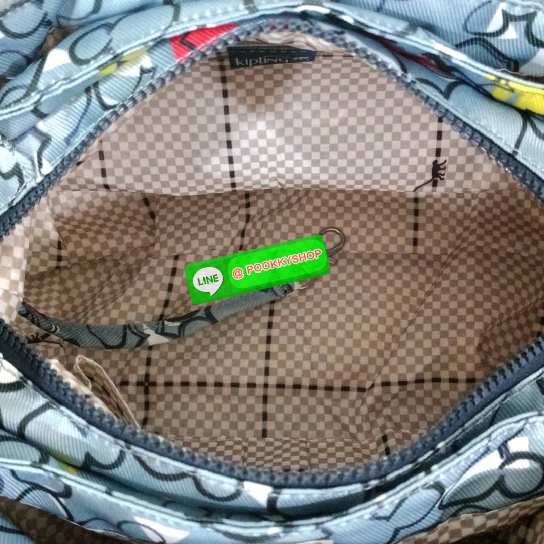 KIPLING ELISE HANDBAG กระเป๋าถือและสะพายไหล่ วัสดุ Polyester 100% ขนาดกำลังพอดี จุของได้มาก มีหูจับสองสาย ถือสะดวก น้ำหนักเบา มีช่องซิป ด้านหน้า ช่อง กระเป๋าหลักเปิด-ปิดด้วยซิป มี3 ช่องว่างใส่ของได้จุมากๆ ใส่มือถือได้ กระเป๋าสตางค์ใบยาว และ เครื่องสำอางค์