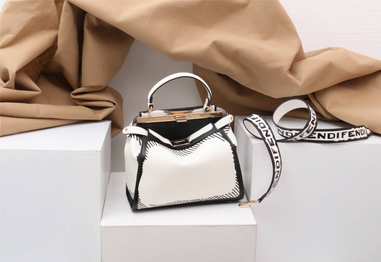 ด่วนค่ะ FF พิกาบู 4D เห็นแล้วร้องกรี๊ด สวยจริงๆงาน มาแรงมากรุ่นนี้ งานสกรีนลายคมชัดลึกแบบมีมิติ ถอดแบบออริจิ ใส่ใจทุกรายละเอียด คลุมลายเส้นได้เลิศมาก มีมาให้เลือก 2 size รับรองไม่ผิดหวัง