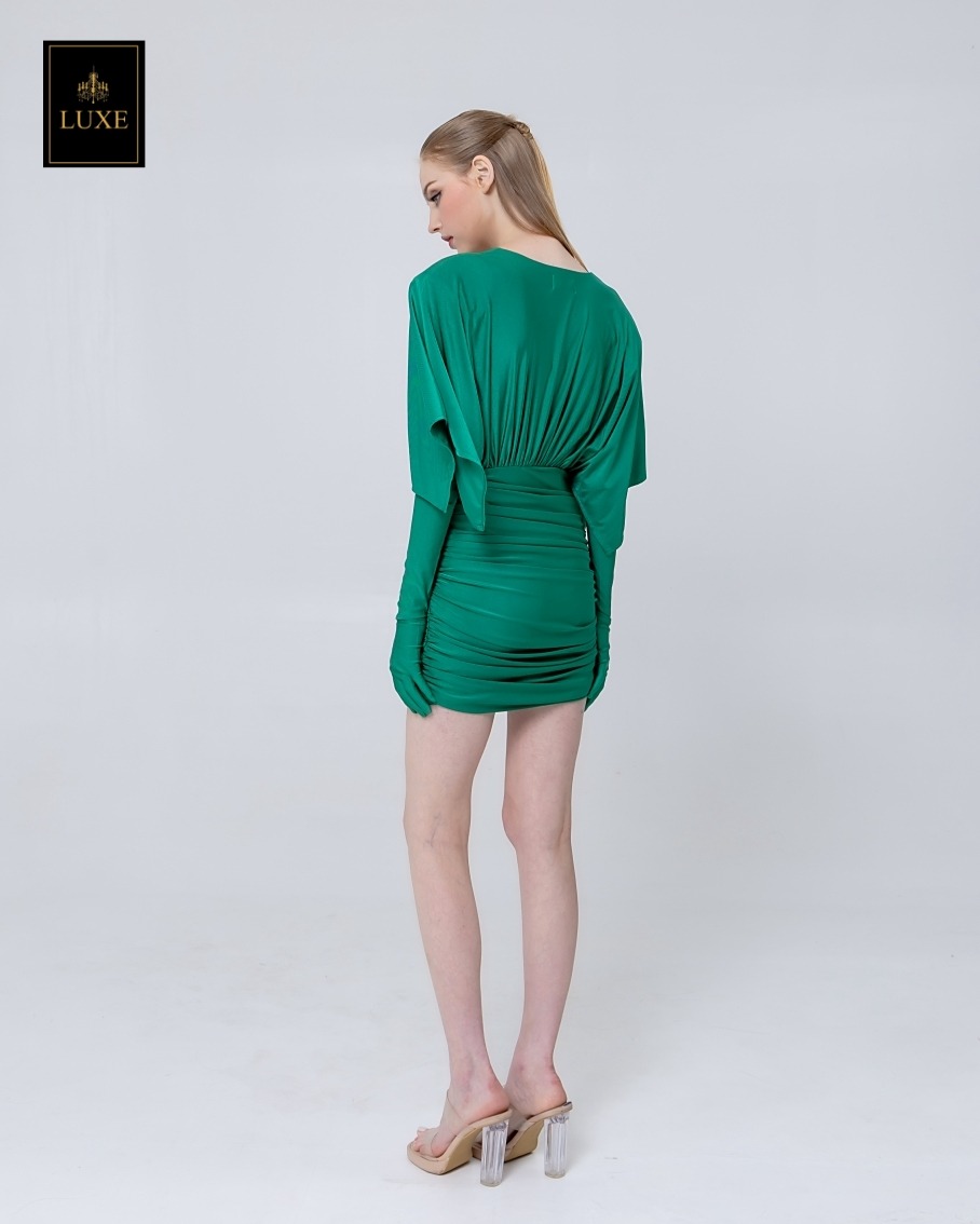 เดรสแฟชั่น เดรสกระโปรงเข้ารูป เสื้อคอวีแขนในตัว มาพร้อมถุงมือยาว