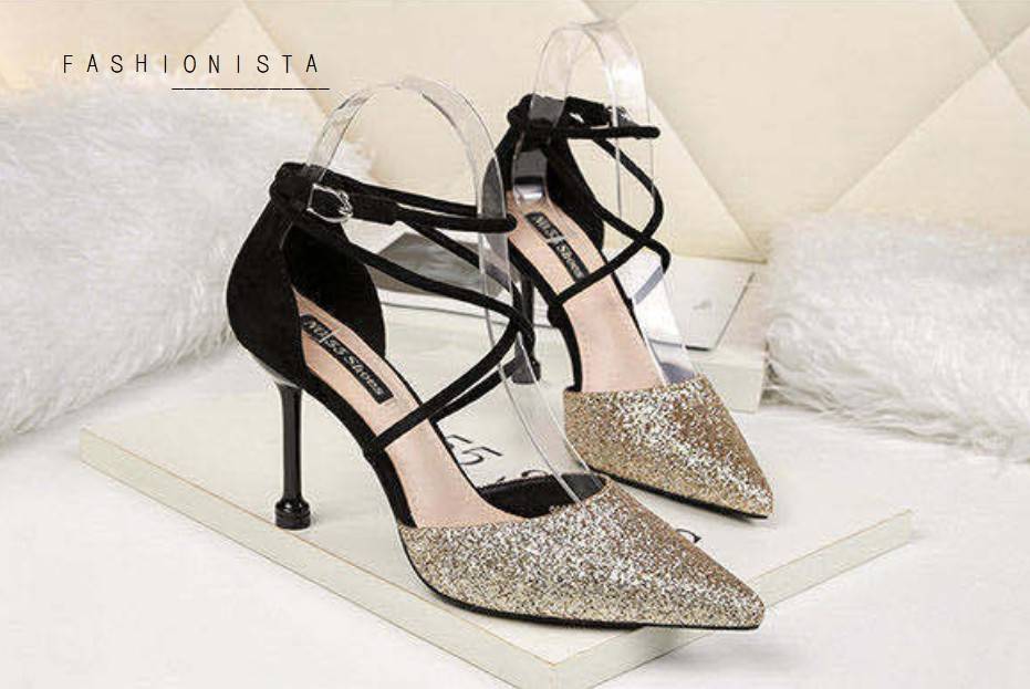 สินค้ามาใหม่ พร้อมส่งเลยค่ะ!! LUXURIOUS Collection งานหรูหรามีระดับ รองเท้าส้นสูงคุณภาพดี ดีไซน์สวยระดับไฮคลาสวัสดุ pu ตกแต่งกลิสเตอร์เนื้อทรายระยิบระยับ งานเนียนละเอียดประณีต ทรงปิดหน้าเท้า แต่งพันข้อเท้าเก๋มาก ส้นสูง 9 c.m. ใส่แล้วสะกดสายตาสุดๆค่ะ ช่วยข