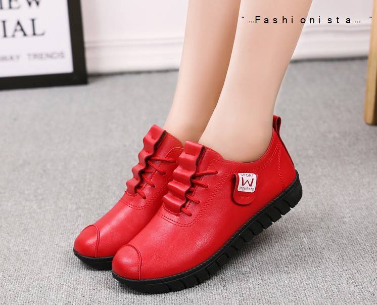 รองเท้าผ้าใบแฟชั่นที่เหมาะสำหรับทุกวัย >>>ดีไซน์สวยเก๋ ใส่นุ่มสบายมากม๊ากก ไม่กัดเท้า >>>ผลิตจากวัสดุ pu คุณภาพดี มีความยืดหยุ่นและคืนตัวดี >>>พื้นยางยึดเกาะเยี่ยม สูง 3 c.m. เดินไม่ลื่น >>>ปลายรองเท้าออกแบบมาให้โค้งมนร