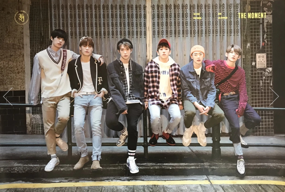 พร้อมส่ง โปสเตอร์ POSTER - JBJ 1ST PHOTOBOOK [THE MOMENT]