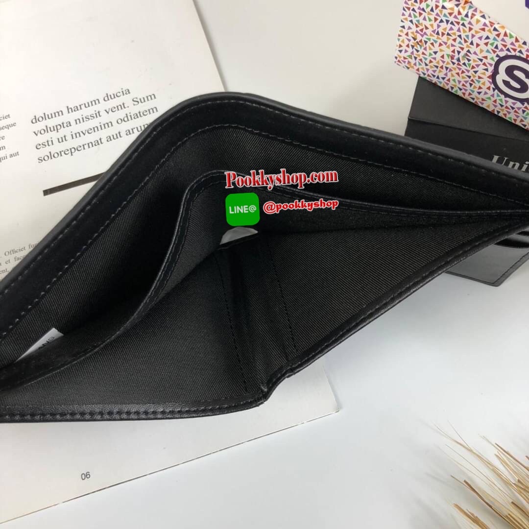 Calvin Klein Short Wallet กระเป๋าสตางค์ใบสั้น มาพร้อมกระเป๋าใส่บัตรใบเล็กอีก 1 ใบ จะมอบเป็นของขวัญหรือใช้เองก็แนะนำค่ะ
