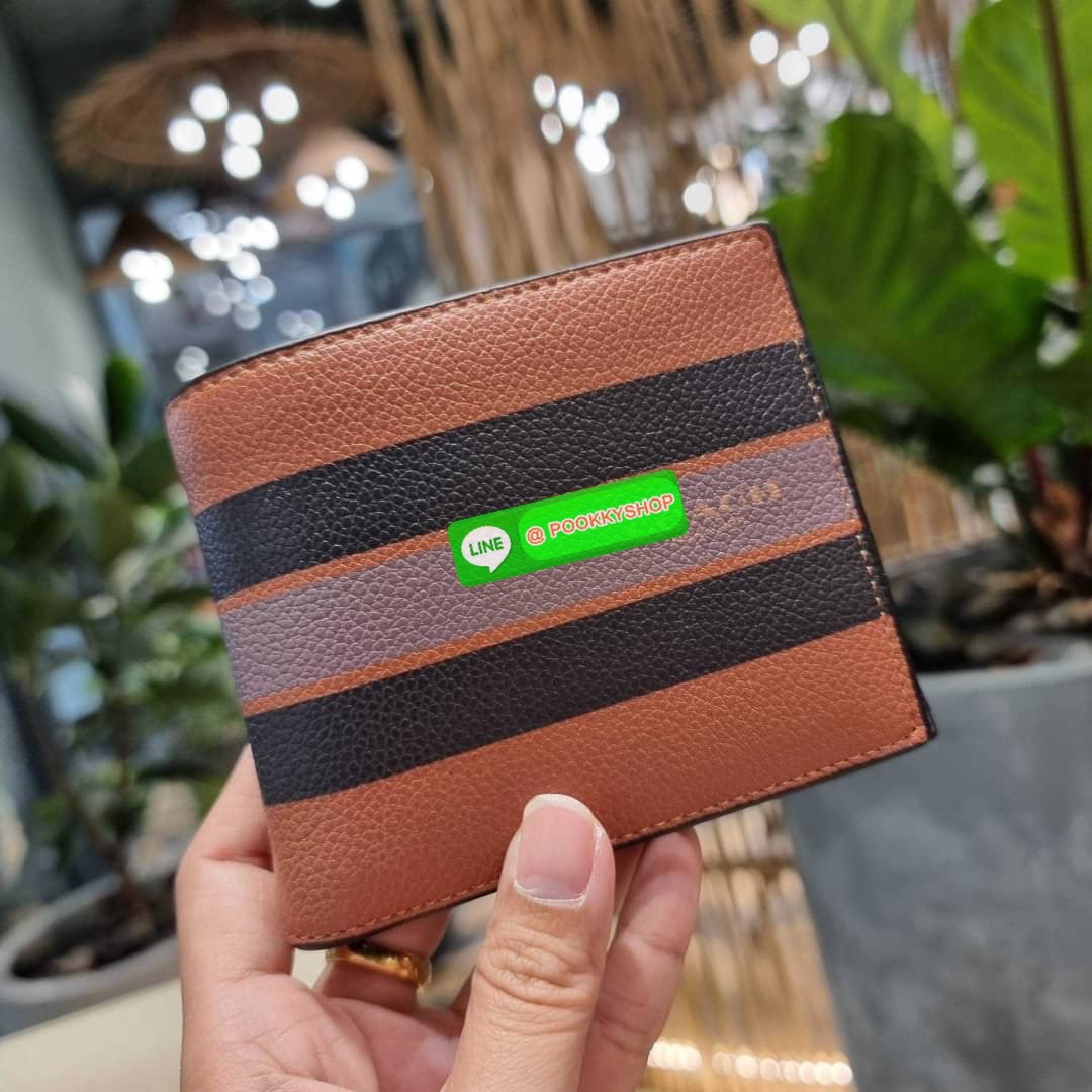 COACH F75399 COMPACT ID WALLET IN VARSITY LEATHER WITH BELT MIX GIFT BOX SET Set สุดคุ้ม!! ลิมิเต็ด!! สำหรับหนุ่มๆ ที่จับคู่เซ็ทกระเป๋าสตางค์รุ่นยอดฮิต และเข็มขัดหนัง pepble มาใน package Coach gift box คุ้มค่ามากๆ กระเป๋าสตางค์หนังวัว สวย นิ่มไปอีก ยังไม่
