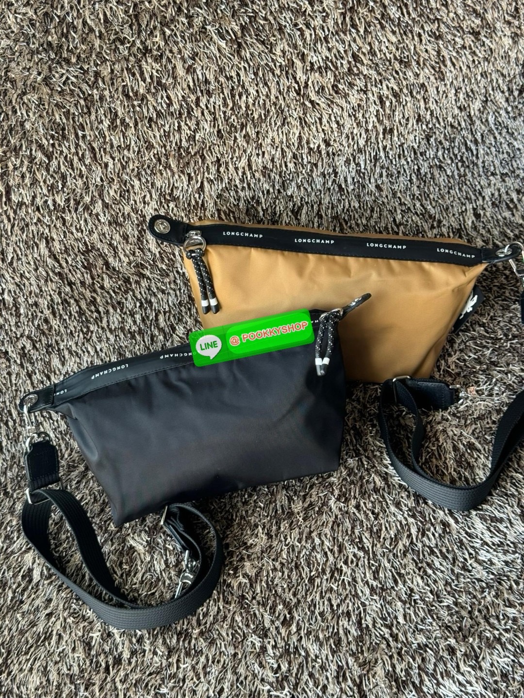 Longchamp LE PLIAGE ENERGY M YOGA BAG คอลเลกชั่นสุดเก๋ของ Longchamp ที่ซึ่งเป็นอีกหนึ่งแฟชั่นมาบรรจบกับกีฬา ออกแบบด้วยรูปแบบการเคลื่อนไหว ประสิทธิภาพ และความทนทานที่หลากหลาย ผลิตด้วยผ้าโพลีเอไมด์รีไซเคิลที่ผ่านการรับรอง ECONYL หัวซิปกันน้ำ มีให้เลือกหลายส