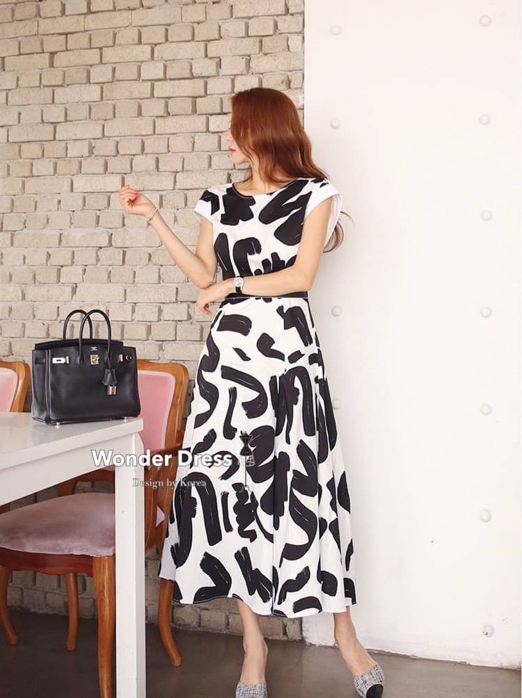 KOREA DESIGN BY WONDER DRESS เดรสแขนล้ำเนื้อผ้าสวยพริ้วทิ้งตัวสวมใส่สะบายคะโดดเด่นด้วยลวดลายที่พิมพ์ลงบนเนื้อผ้า คัตติ้งสวยมากค่ะ รุ่นนี้มีเข็มขัดมาด้วยนะคะ