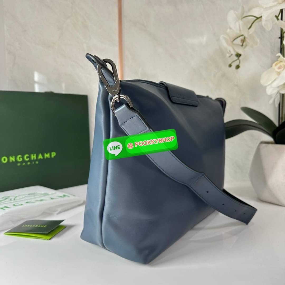 LONGCHAM LE PLIAGE XTRA Hobo bag M กระเป๋าสะพายไหล่ HOBO ออกแบบเพื่อให้ดูเรียบหรูหรา มีความสง่า รูปทรงเก๋ไก๋ วัสดุหนังแกะนิ่มมือ สายสะพายไหล่ปรับระดับได้และถอดออกถือได้ เปิด- ปิด ด้วย ซิป ภายใน ช่องโล่งกว้าง มีช่องซิปแยก ใบใหญ่สามารถใส่ของได้เยอะคะ