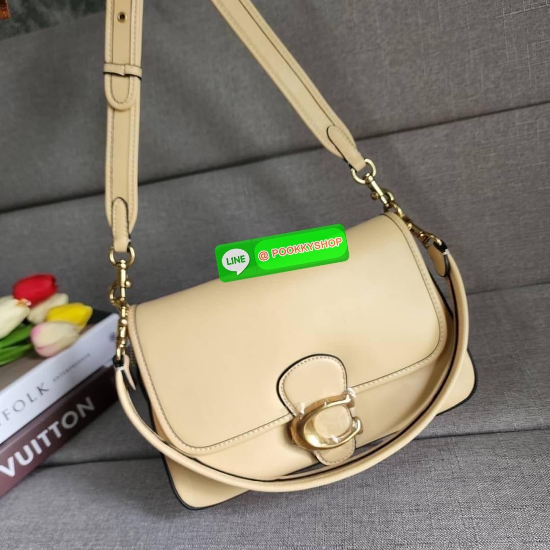COACH SOFT TABBY SHOULDER BAG (COACH C9804) กระเป๋าข้างเรียบหรู ใบเดียวสะพายได้หลายสไตล์ มีสายสะพายให้ถึง 3 เส้น ปรับเปลี่ยนสไตล์ได้หลายลุควัสดุหนังแท้ทั้งใบ สัมผัสนิ่มมือ น้ำหนักเบา เปิดปิดแบบกระดุมแม่เหล็กเป็นอะไหล่โลโก้แบรนด์ตัวใหญ่ โดดเด่น ภายในกระเป๋