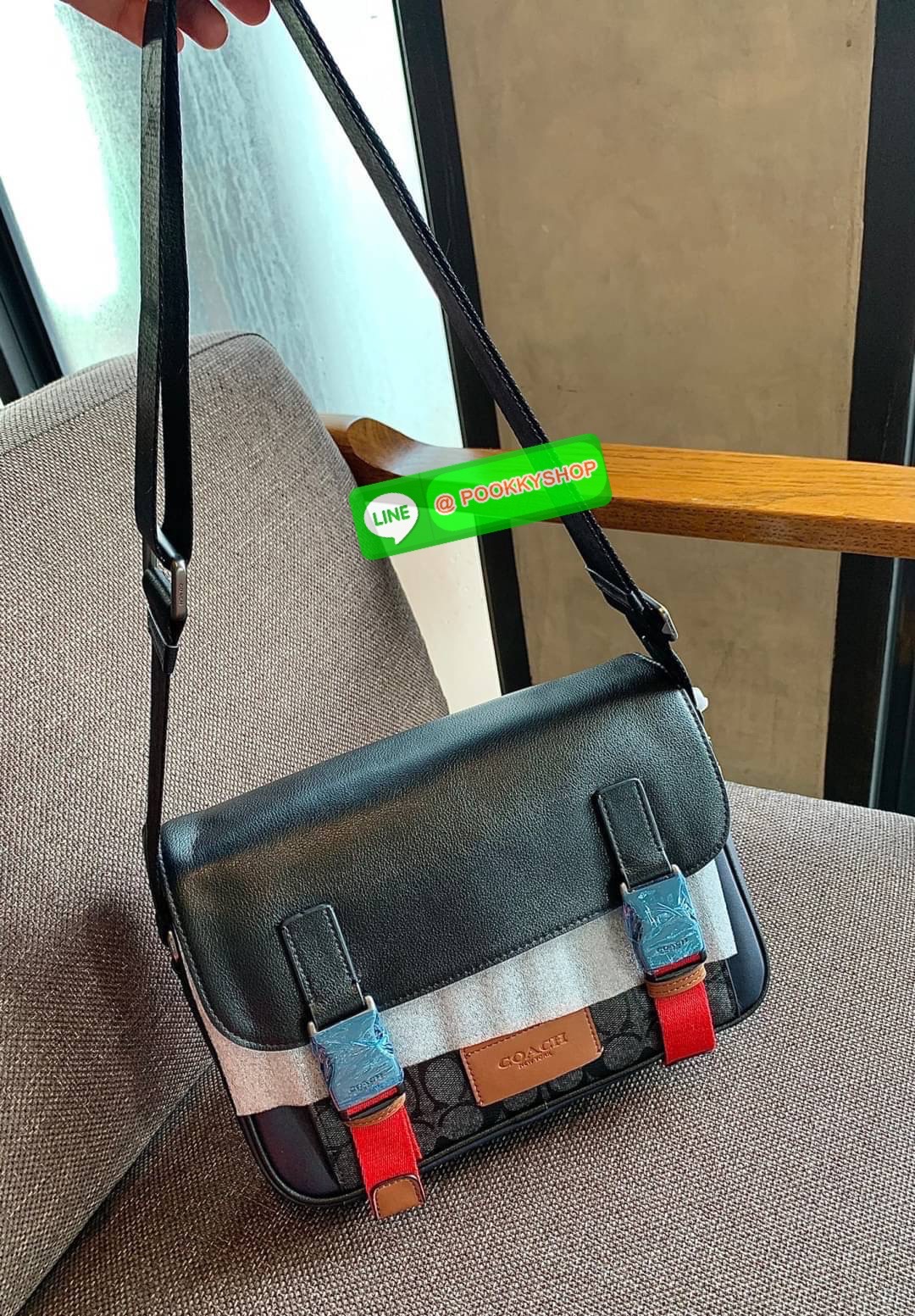 COACH TRACK CROSSBODY IN COLORBLOCK ((4141//4021)) พร้อมส่งที่ไทย ใหม่ล่าสุดค่ะ! กระเป๋าสะพายครอสบอดี้ร์หรือสะพายข้าง หนังแท้ชั้นดีที่สุด หนังนิ่มสวยมากๆค่ะ ด้านหน้าเย็บป้ายหนังโลโก้แบรนด์ เปิดปิดกระเป๋าแบบกดล็อคสองข้าง ภายในมีช่องตอนหน้าหนึ่งช่อง;มีซิปเป