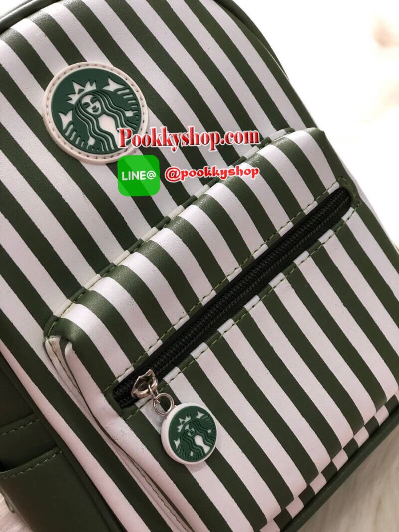 STARBUCKS BACKPACK กระเป๋าเป้สุดน่ารัก ขนาดกำลังพอเหมาะสำหรับใส่ของระหว่างวัน และช่องจัดเก็บอีกหลากหลายรูปแบบ ดีไซน์สวยนับเป็นอีกหนึ่งกระเป๋าเป้ที่พร้อมให้คุณได้สะพายออกไปข้างนอกได้ทุกวันอย่างมั่นใจ เพราะแมทช์เข้ากับทุกลุค รุ่นนี้แนะนำเลยค่า
