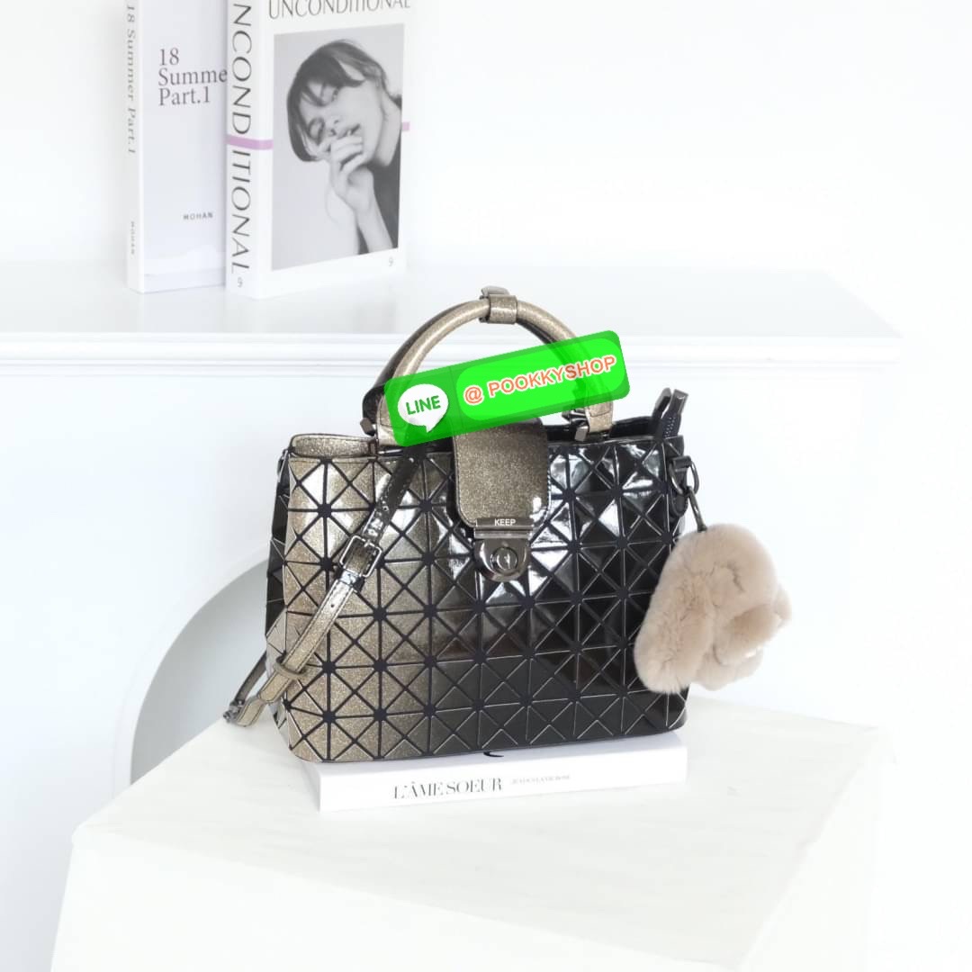 สินค้าเข้าใหม่ 𝗞𝗘𝗘𝗣 𝐀𝐋𝐈𝐙 𝗖𝗢𝗟.𝟮 ลายใหม่ ( DIAMOND PATTERN ) ทรงสวย ขายดี ขนาดกำลังดี และที่สำคัญ !! น้ำหนักเบา ไม่รอช้าทางแบรนด์เลยทำ สีใหม่มาเพิ่มลูกเล่นให้กับ