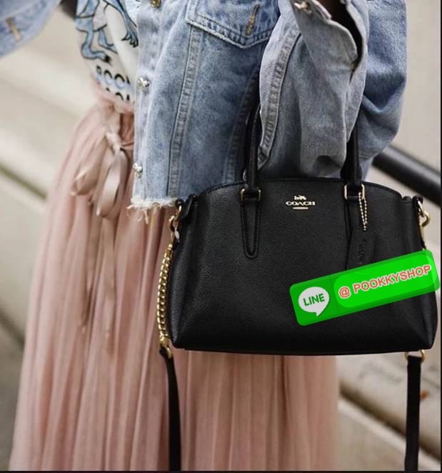 Back in stock! Best seller🔥 🌈ใครรออยู่ห้ามพลาดน๊าา หมดรอบนี้อีกนานกว่าจะเข้าอีกจ้า COACH MINI SAGE CARRYAL ((28977)) พร้อมส่งค่ะ! กระเป๋าถือ//สะพายข้าง หนังแท้ Smooth leather อย่างดี แบ่งช่องกระเป๋าเป็น3ช่อง แต่ละช่องกว้างใส่ของจุ ตรงกลางเ