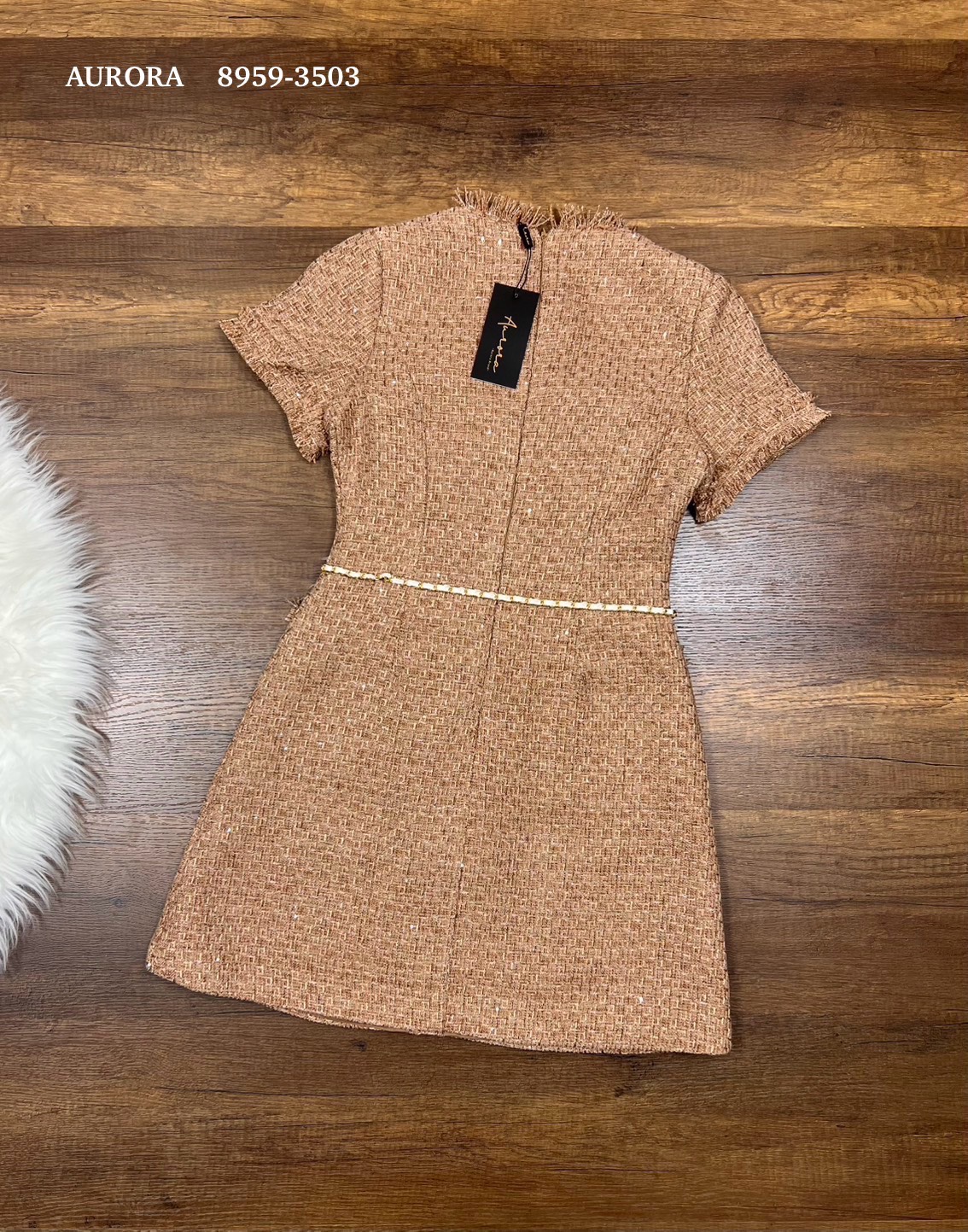 เดรสแฟชั่น เดรสเนื้อผ้าทวีตสุดหรู คือ..ยิ่งโดนแสงยิ่งสวยยิ่งหรู