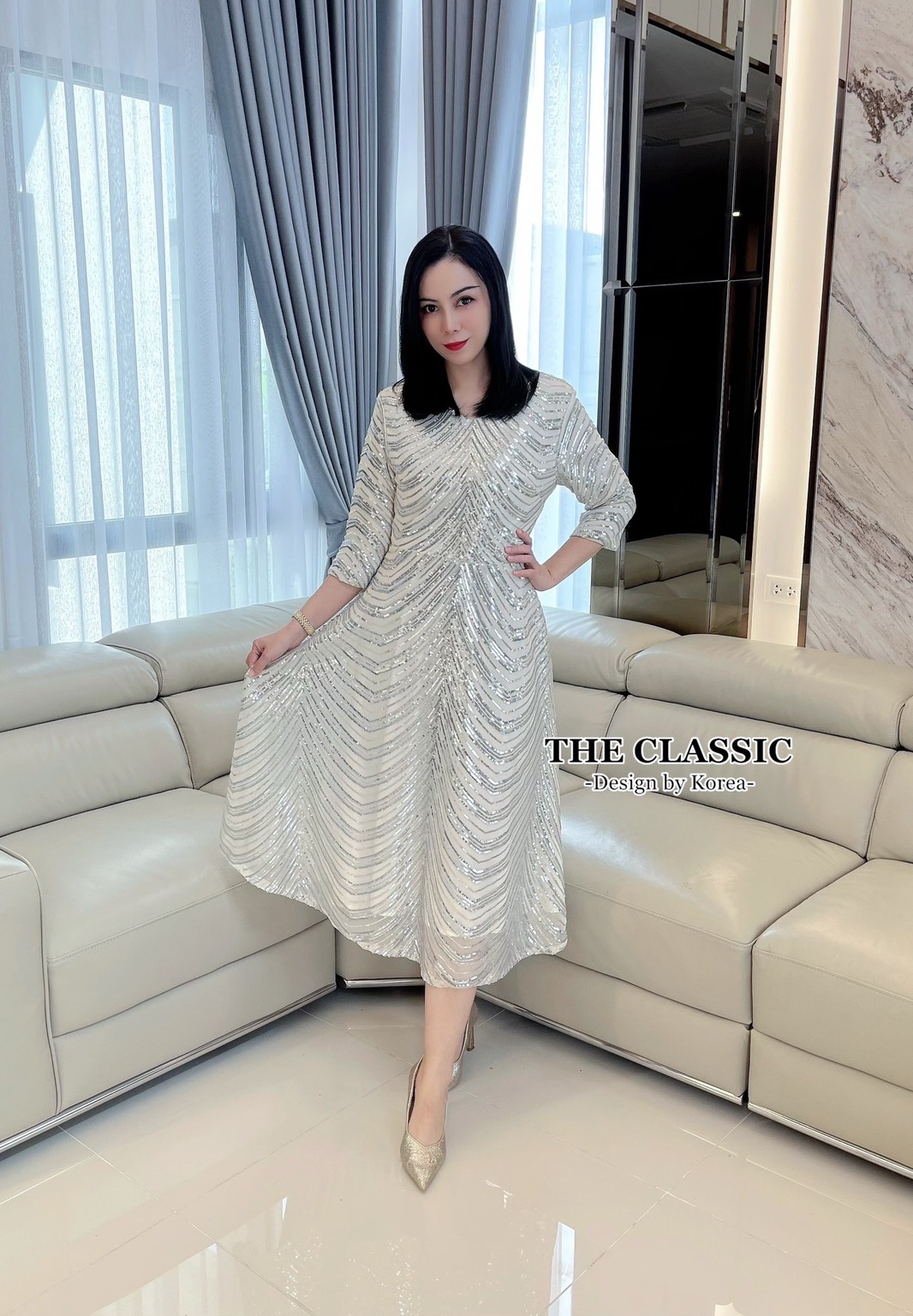 เดรสแฟชั่น ชุดเดรสออกงานปักเลื่อมใช้ผ้าเนื้อดีปักด้วยเลื่อมสีเงิน