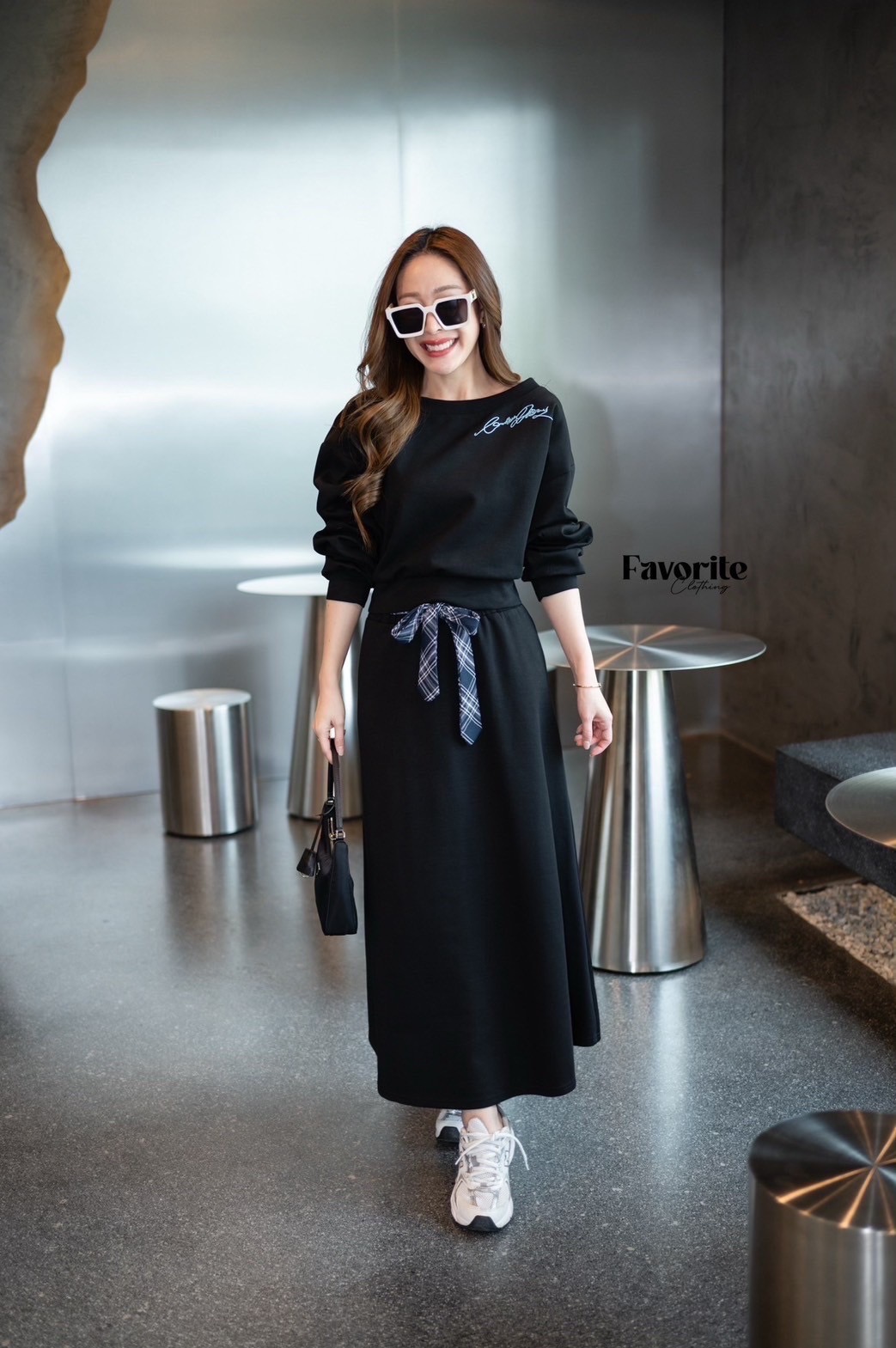 รอบ3 มาแล้วค่าาาา!!!!!! ❣️Set เสื้อแขนยาว+กระโปรงยาว❣️ Set เสื้อยืดแขนยาวคอปาด ปักลายด้านหน้า มาพร้อมกระโปรงผ้ายืด เอวสม็อค มีเข็มขัดผ้าเก๋ๆลายสก็อตมาให้ สามารถปรับผูกได้หลายแบบนะคะ งานดีมากกก ห้ามพลาดเลย!!!