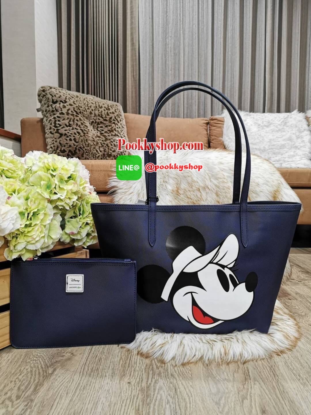 Don't Miss! Best Seller! ซื้อ1ได้ถึง2!! New! & Limited x Disney Holiday Collection Reversible Tote Bag With Clutch คอลเลคชั่นดิสนีย์ทรงTote มาพร้อมใบเล็กเข้าชุดสุดคุ้มสามารถแยกใช้ได้ วัสดุหนัง Saffiano สวยกันน้ำดูแลรักษาง่ายดีไซน์โดดเด่นมีลูก