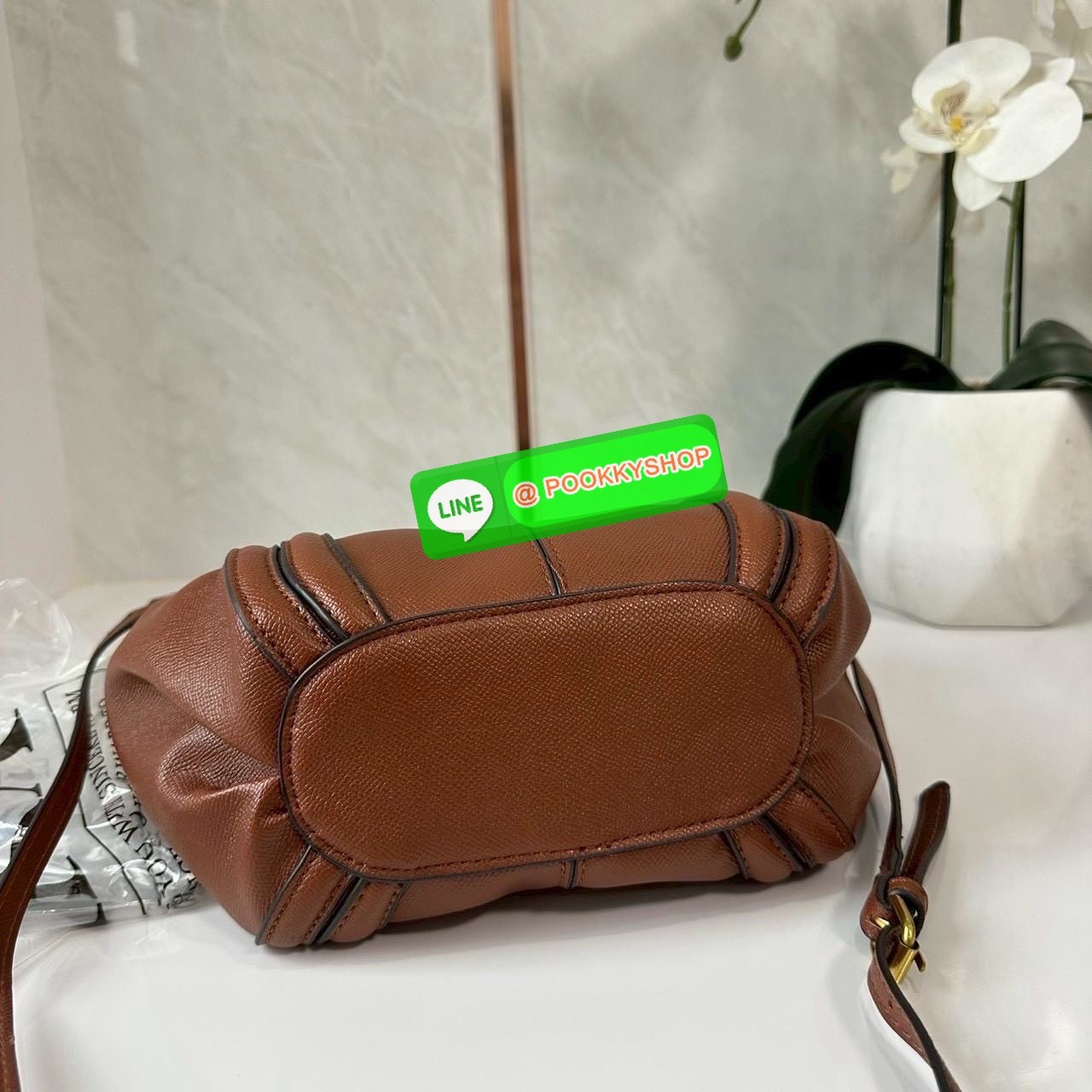 ZARA MINI CITY BAG WITH TOPSTITCHING กระเป๋าถือ /สะพายข้างยกระดับลุคของคุณด้วยกระเป๋ามินิซิตี้ดีไซน์โมเดิร์น โดดเด่นให้กับทุกสไตล์การแต่งตัว